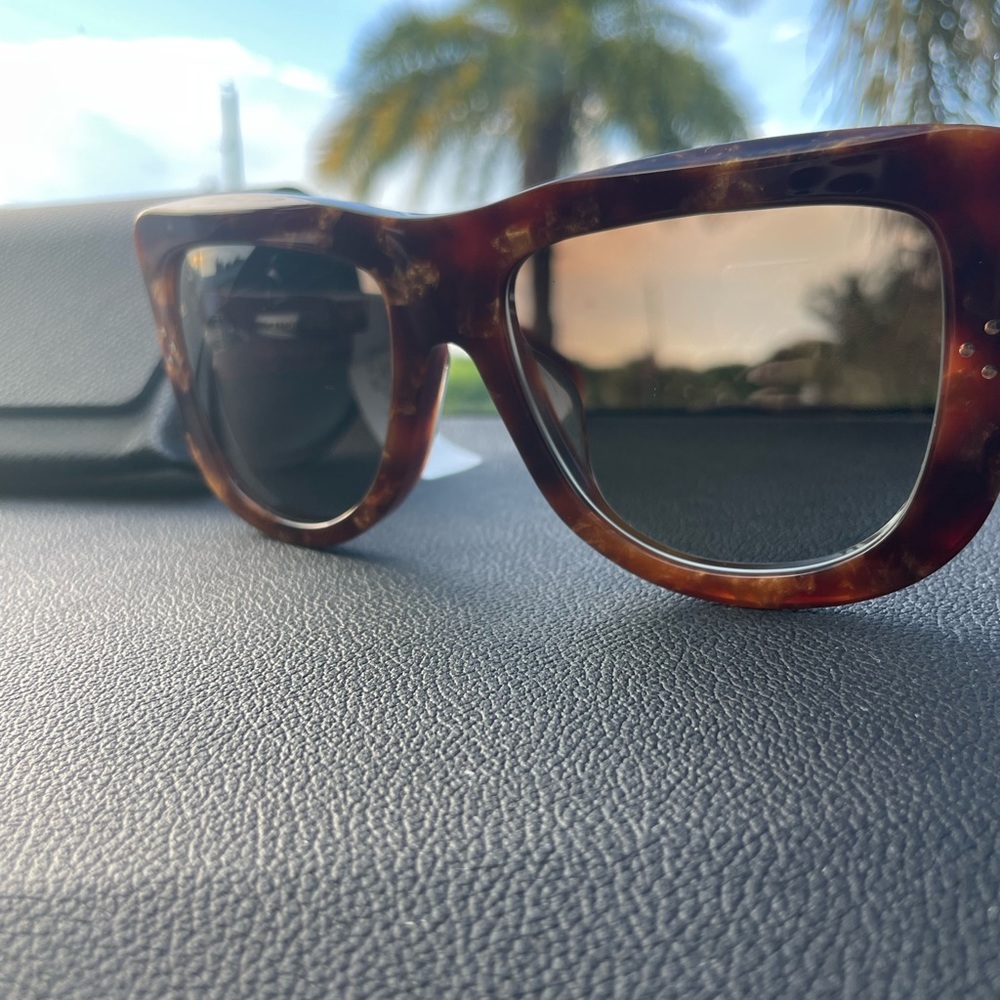 100% AUTHENTIC CELINE CL40157U HAVANA/BROWN GRADIENT SUNGLASSES - Picture 10 of 16